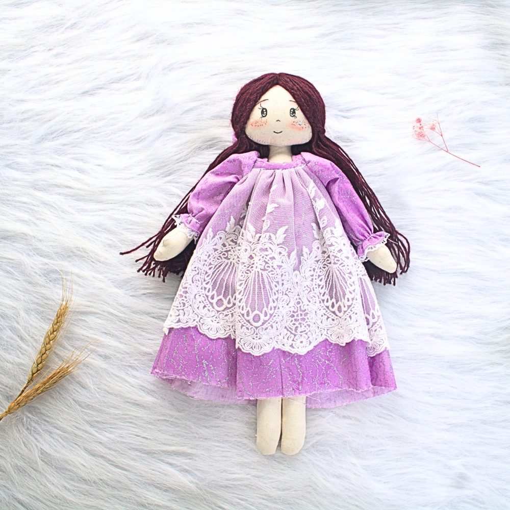 Clara – The thoughtful daydreamer with a curious heart